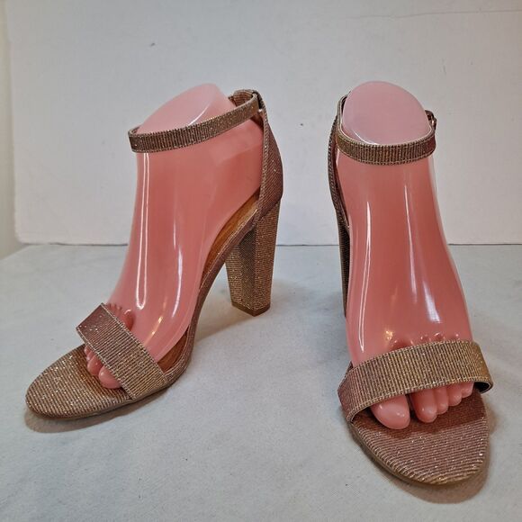 Bamboo Frenzy 18S Block Heel Sandals Women's Size 8.5 M Rose Gold Metallic - Picture 1 of 9